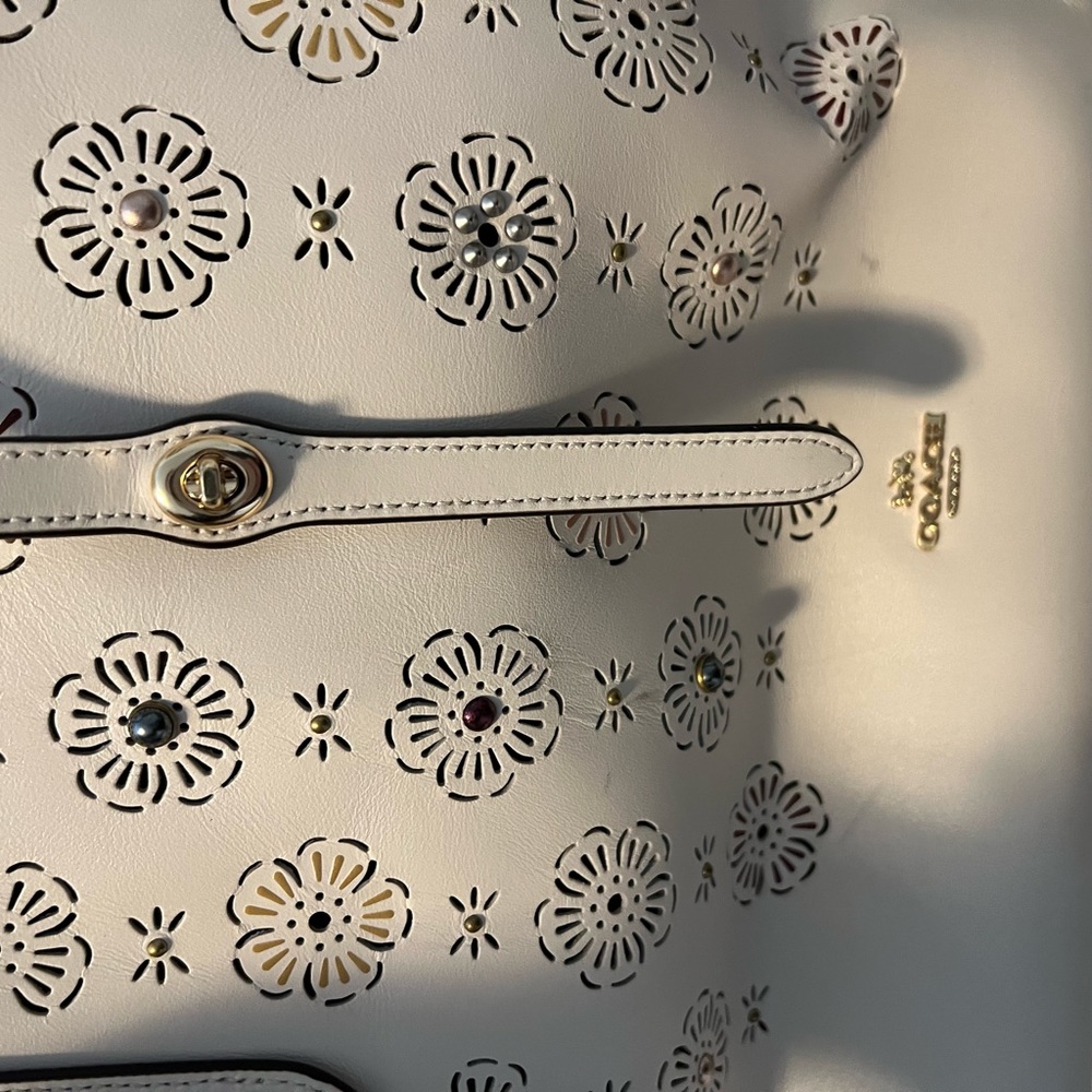 Coach Bag - Picture 7 of 7
